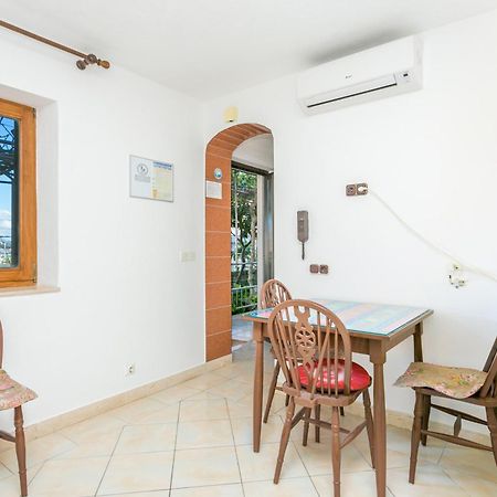 Seaside Apartments With A Swimming Pool Okrug Gornji, Ciovo - 11374 Трогір Екстер'єр фото