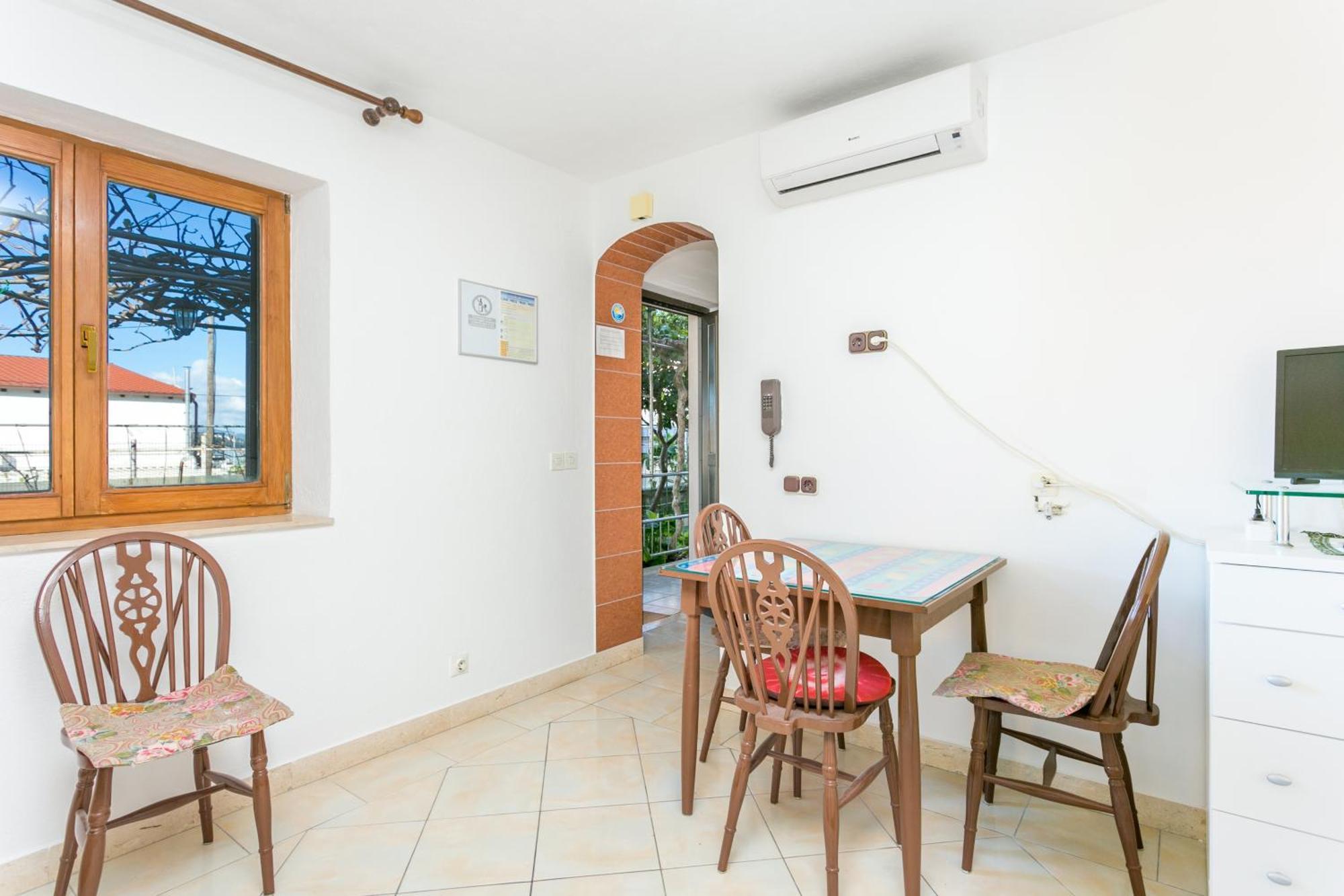 Seaside Apartments With A Swimming Pool Okrug Gornji, Ciovo - 11374 Трогір Екстер'єр фото