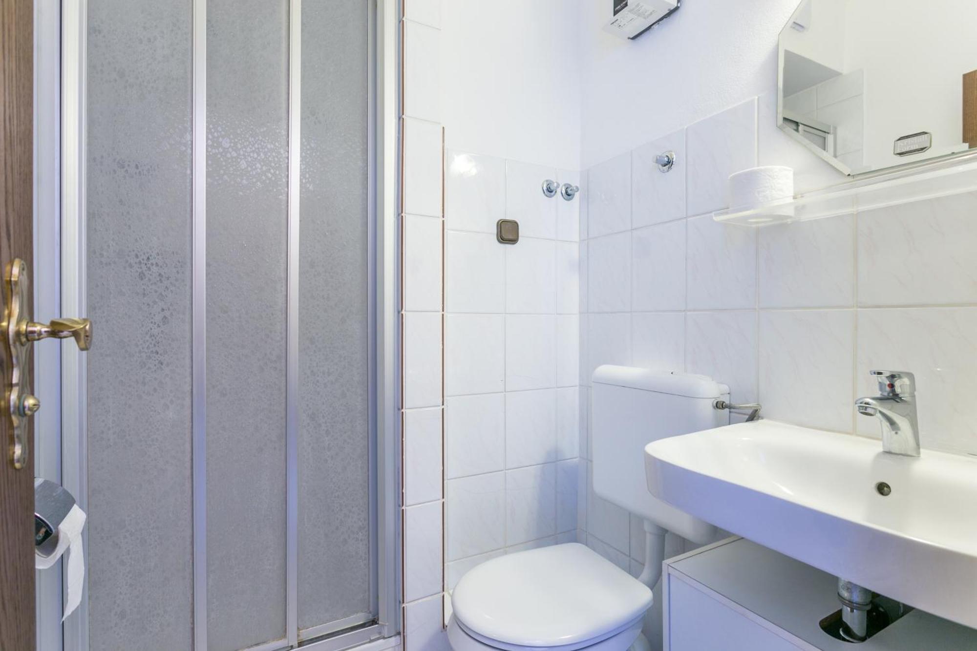 Seaside Apartments With A Swimming Pool Okrug Gornji, Ciovo - 11374 Трогір Екстер'єр фото