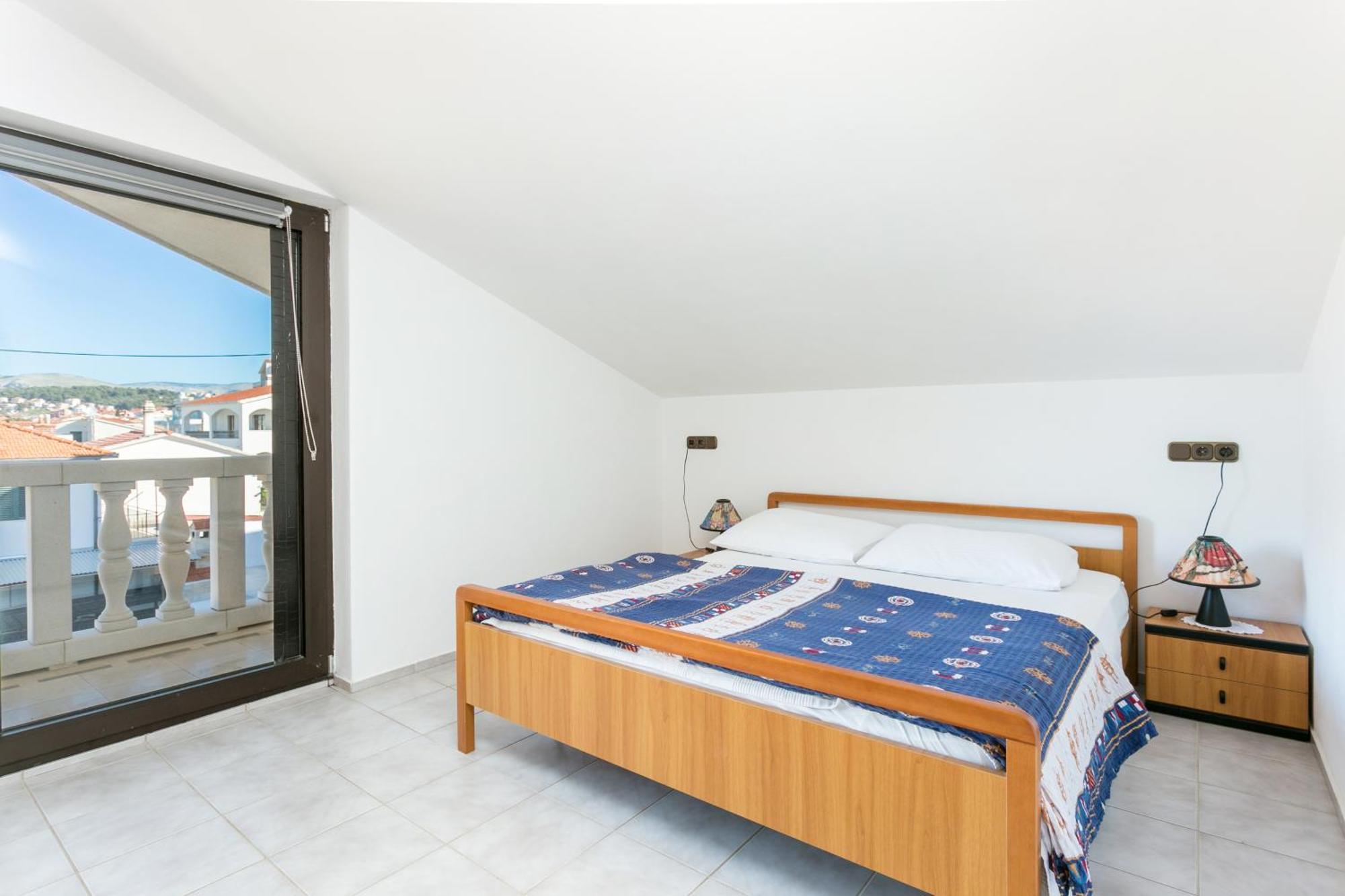 Seaside Apartments With A Swimming Pool Okrug Gornji, Ciovo - 11374 Трогір Екстер'єр фото
