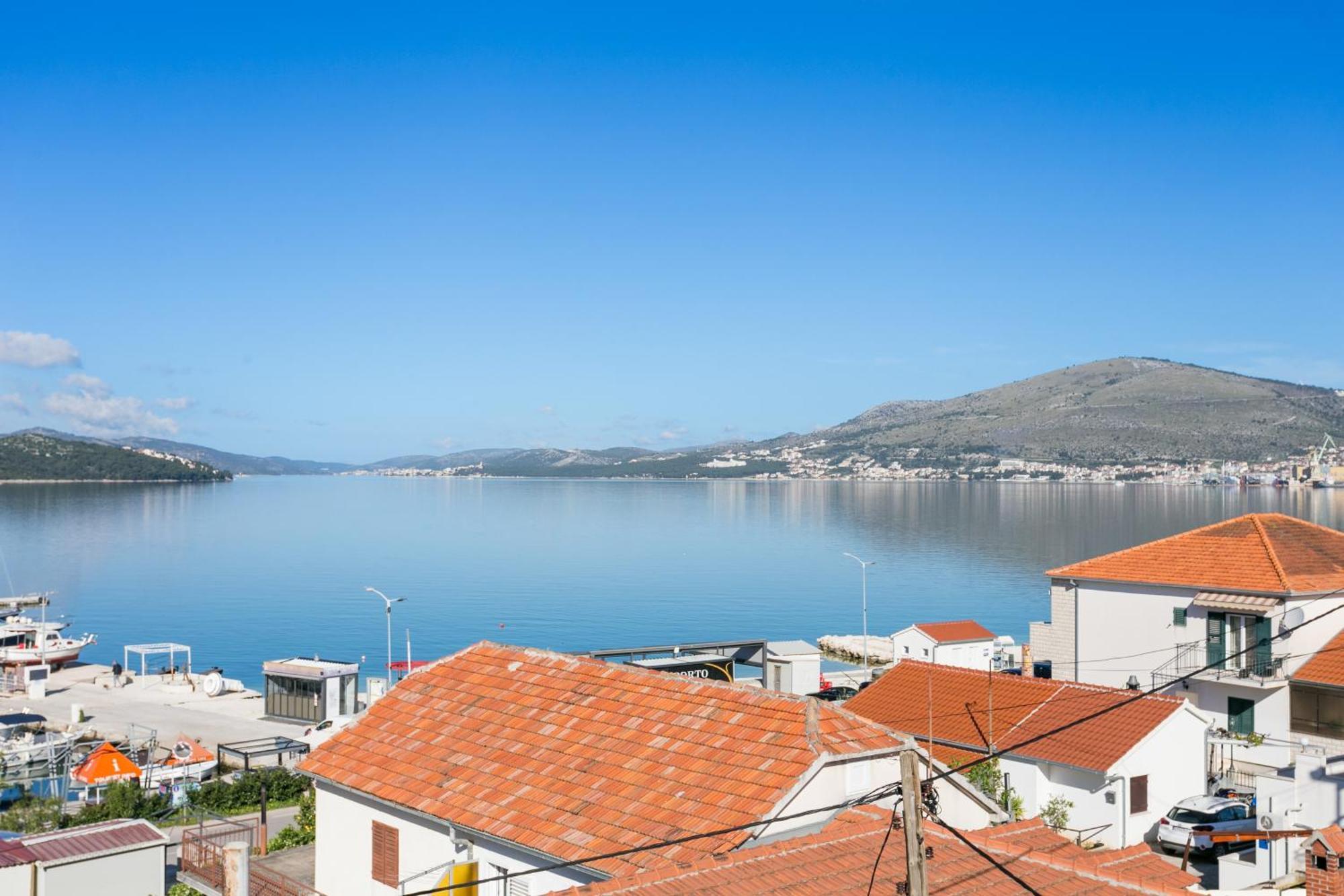 Seaside Apartments With A Swimming Pool Okrug Gornji, Ciovo - 11374 Трогір Екстер'єр фото