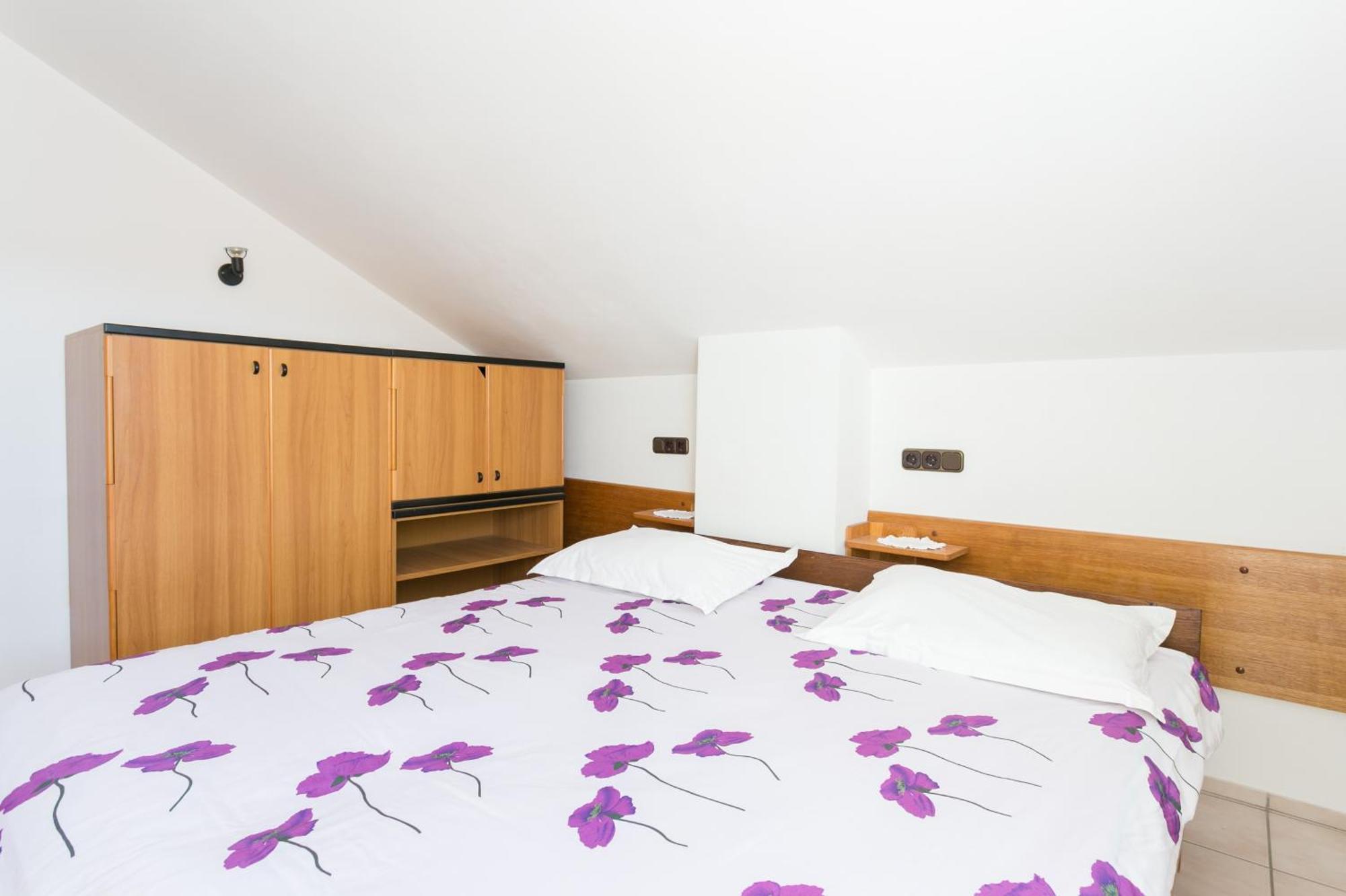 Seaside Apartments With A Swimming Pool Okrug Gornji, Ciovo - 11374 Трогір Номер фото